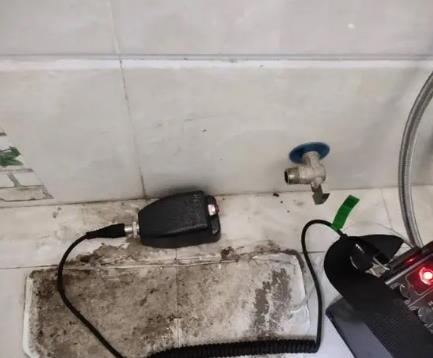 江北屋顶漏水维修公司分享下卫生间漏水的危害及解决方法